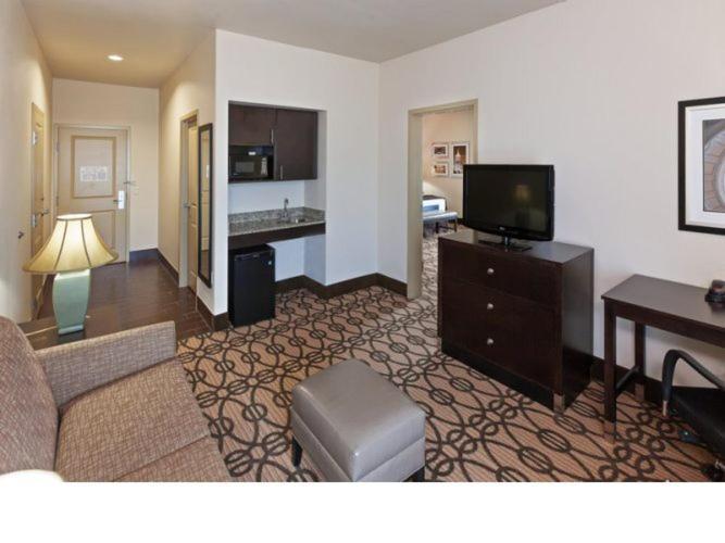 La Quinta By Wyndham Pearsall Exterior foto